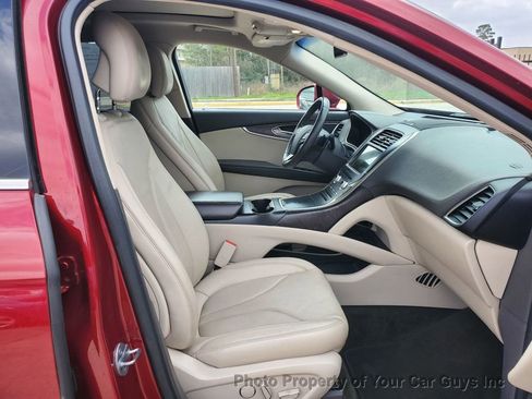 Used 2017 Lincoln MKX Reserve w/ Lincoln MKX Climate Package image 16