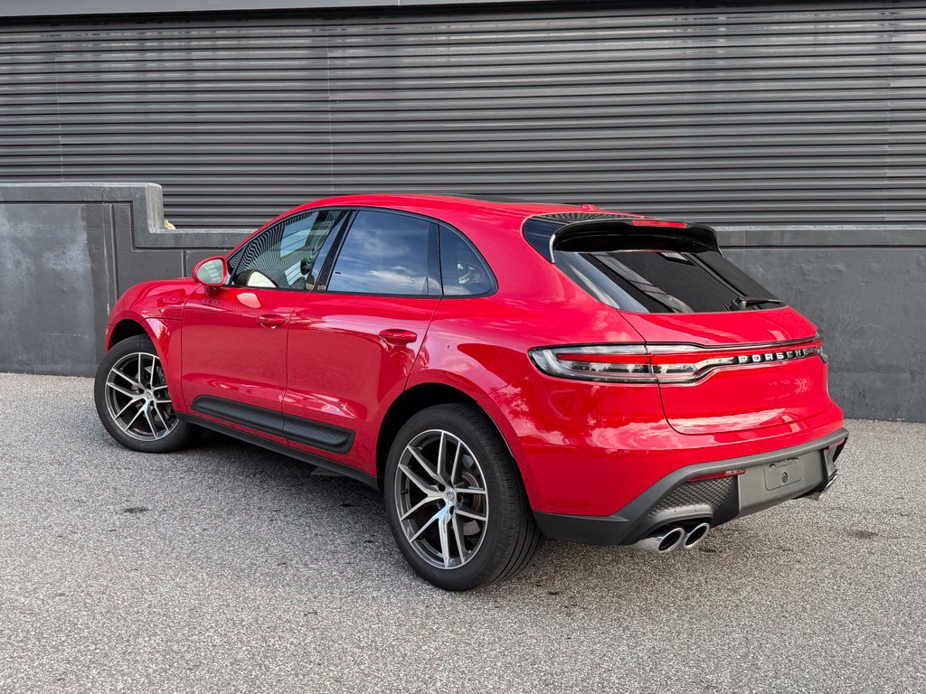 Certified 2026 Porsche Macan AWD/4WD image 3