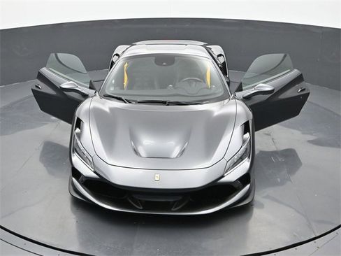 Used 2022 Ferrari F8 Tributo image 28