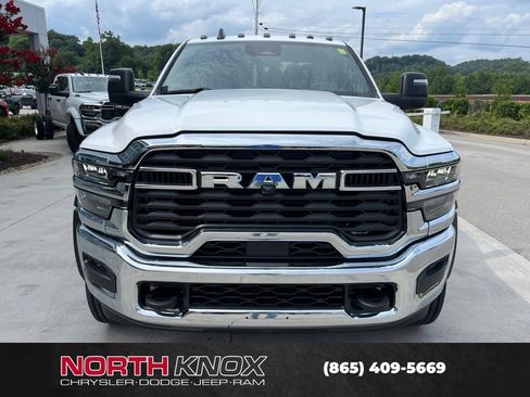 New 2026 RAM 5500 Tradesman w/ Chrome Appearance Group AWD/4WD image 28
