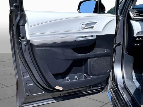 Certified 2025 Toyota Sienna XLE FWD image 21