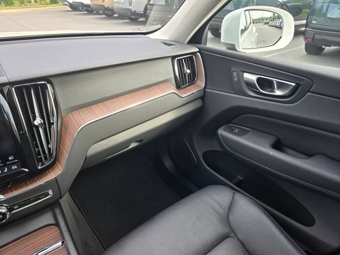Used 2022 Volvo XC60 T8 Inscription Expression AWD/4WD image 11