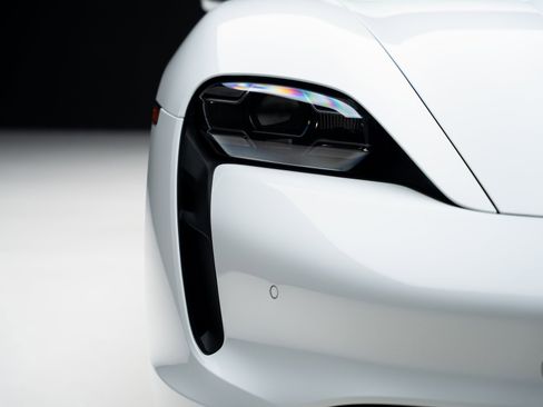 Used 2021 Porsche Taycan Turbo w/ Premium Package image 8