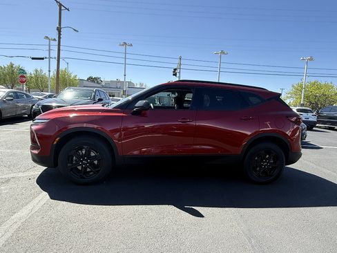 Used 2024 Chevrolet Blazer LT w/ Midnight/Sport Edition FWD image 8