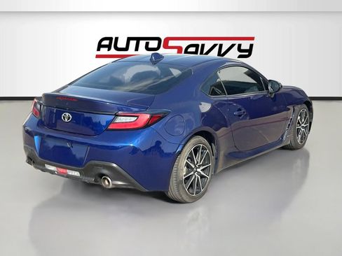 Used 2023 Toyota GR86 RWD image 7