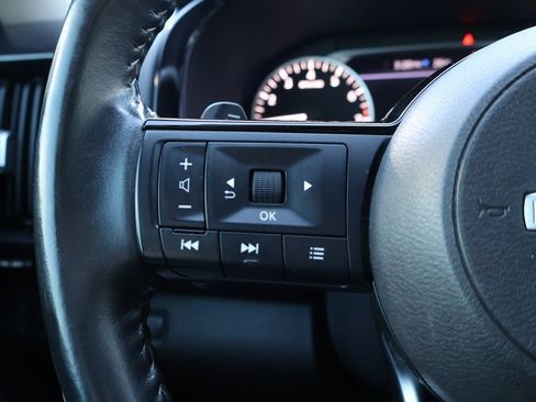 Used 2022 Nissan Pathfinder SV image 15