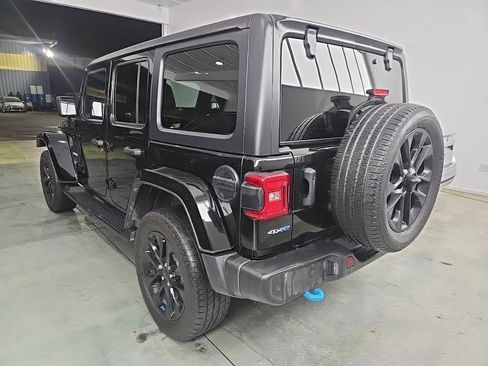 Used 2022 Jeep Wrangler Unlimited Sahara w/ Safety Group image 6