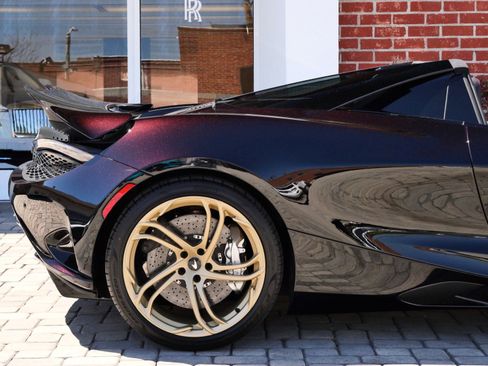 Used 2024 McLaren 750S Spider image 20