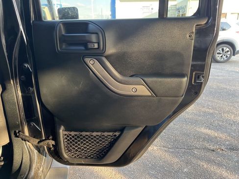 Used 2018 Jeep Wrangler Unlimited Sport S image 13