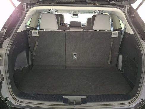 Used 2023 Toyota Highlander L image 27