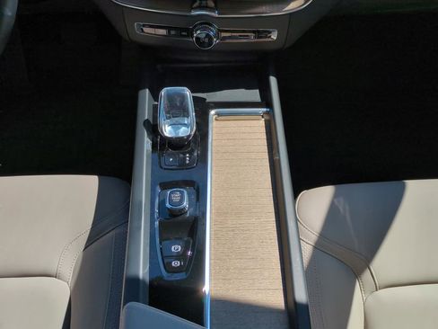 New 2026 Volvo XC60 B5 Plus w/ Protection Package Premier AWD/4WD image 16