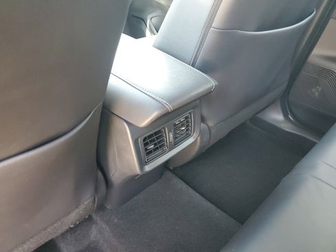 Certified 2024 Toyota Venza XLE AWD/4WD image 14