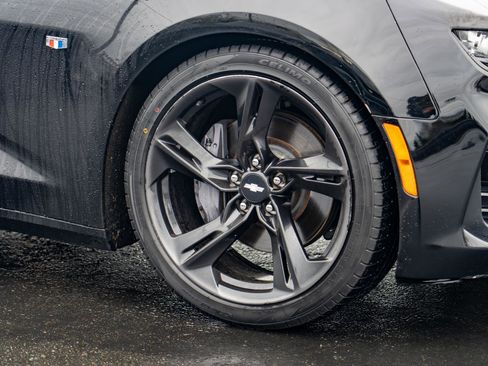 Used 2019 Chevrolet Camaro SS RWD image 7