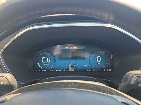 Used 2025 Ford Escape Platinum AWD/4WD image 18