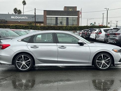 Used 2024 Honda Civic Touring image 3