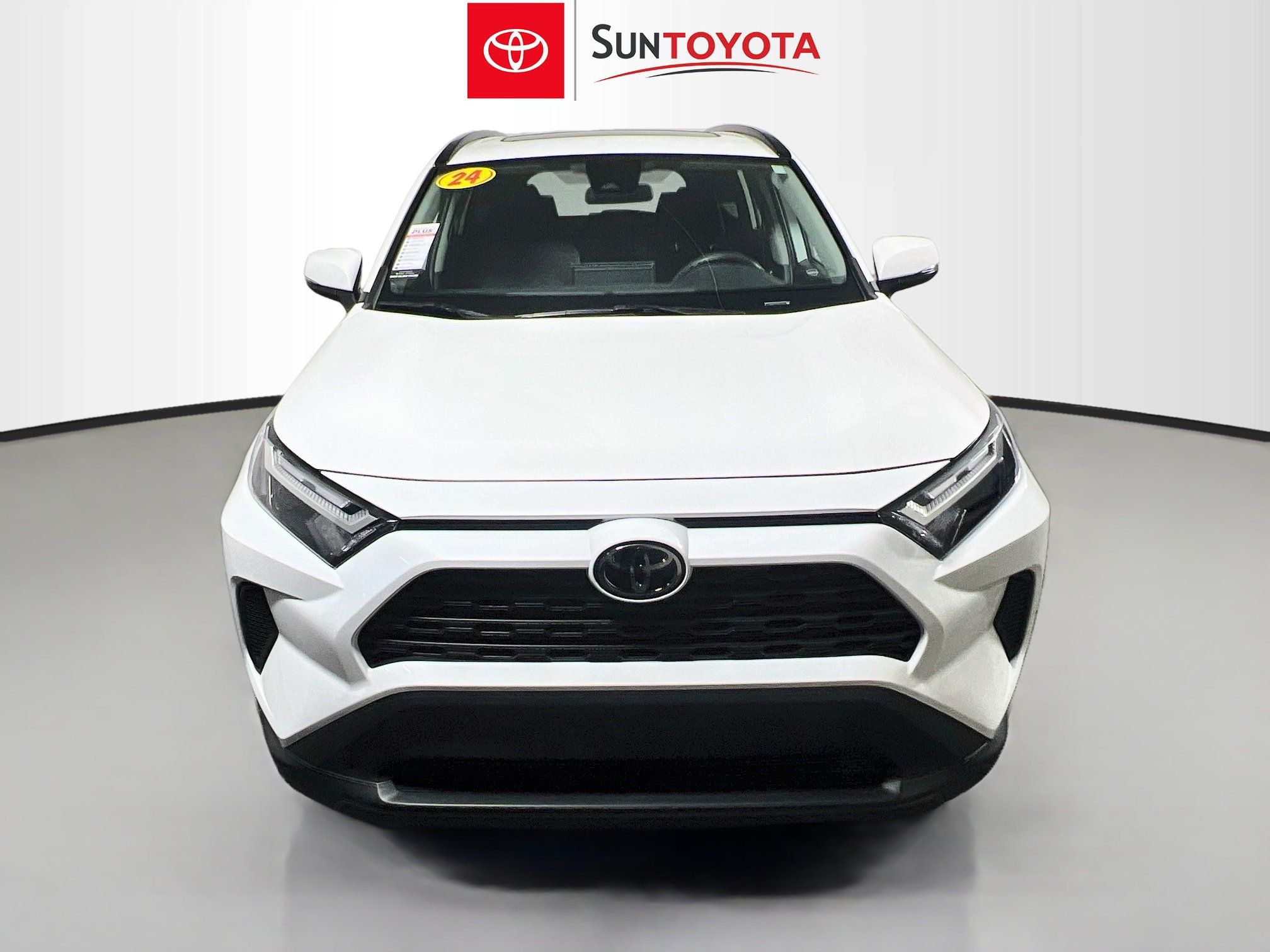 Used 2024 Toyota RAV4 XLE w/ Convenience Package FWD image 10
