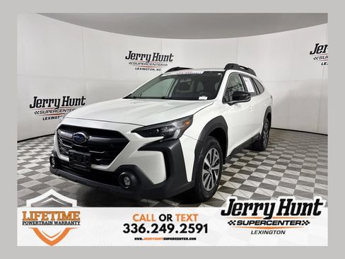 Used 2025 Subaru Outback Premium AWD/4WD image 1