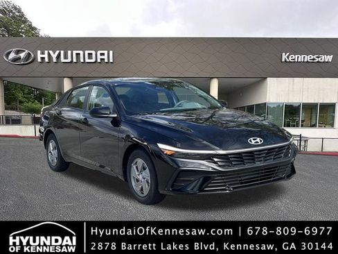 New 2026 Hyundai Elantra SE image 1
