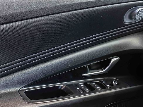 Used 2023 Hyundai Elantra SEL w/ Convenience Package FWD image 15