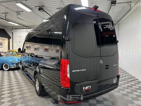 Used 2020 Mercedes-Benz Sprinter 3500 image 14