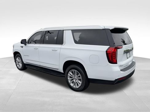 Used 2023 GMC Yukon XL SLT w/ SLT Premium Package AWD/4WD image 6
