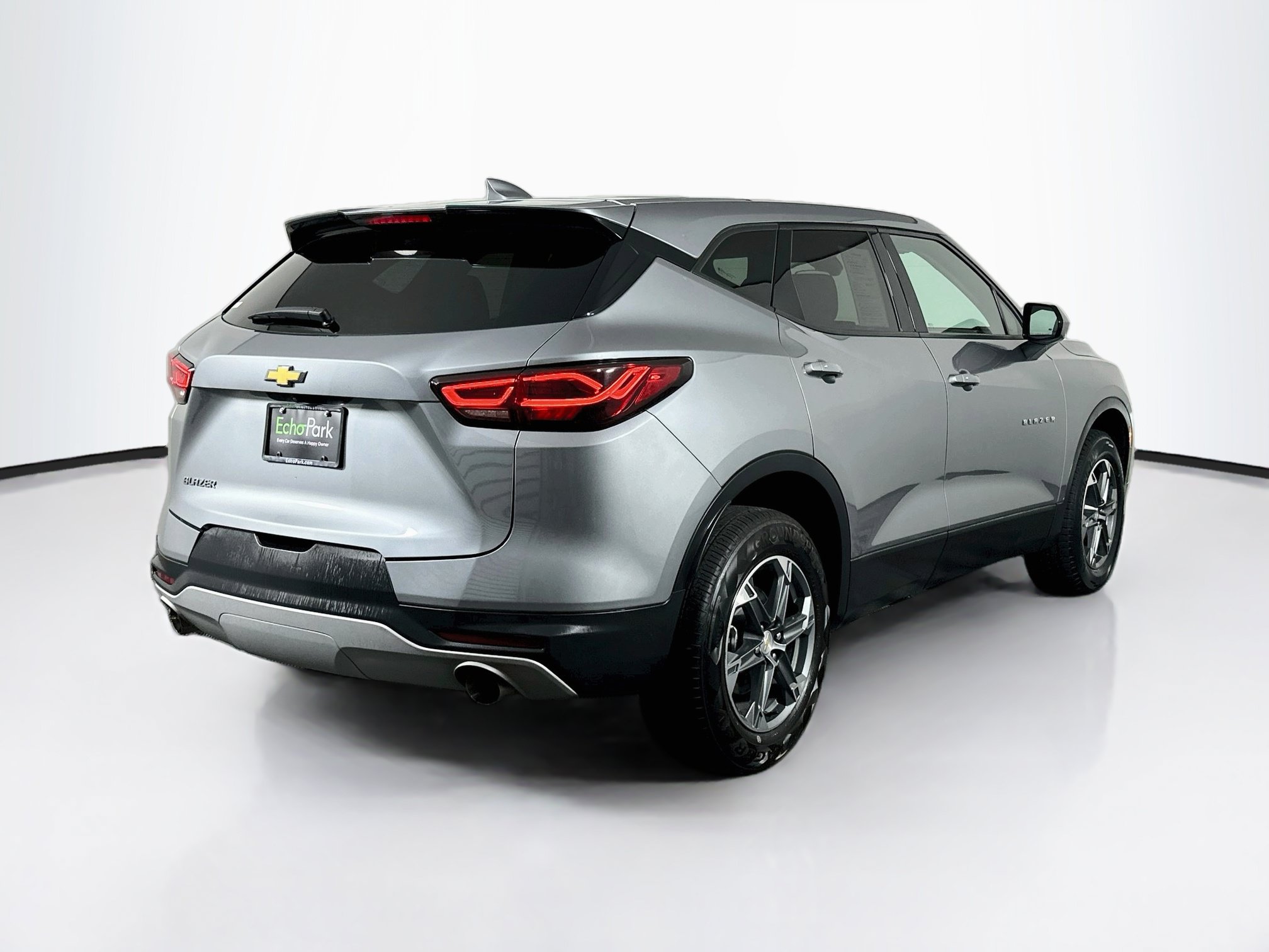 Used 2025 Chevrolet Blazer LT FWD image 9