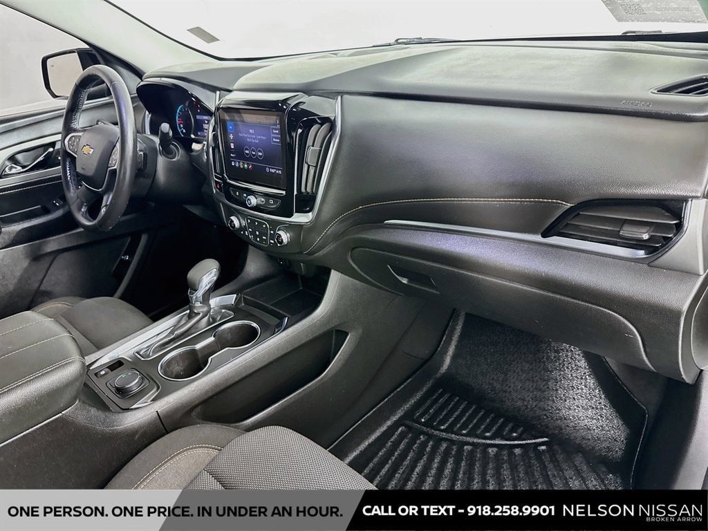 Used 2021 Chevrolet Traverse LT FWD image 29