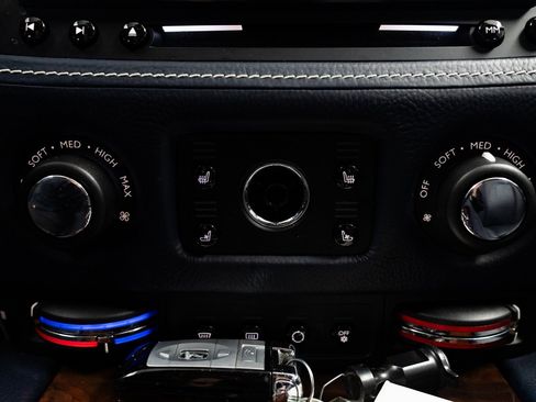 Used 2019 Rolls-Royce Ghost image 18