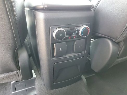 Used 2023 Ford Explorer Limited image 28