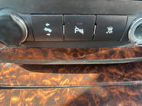 Used 2010 GMC Yukon Denali image 28