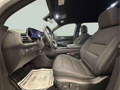 Used 2025 Chevrolet Traverse LT AWD/4WD image 23