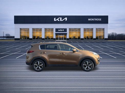 Used 2020 Kia Sportage LX AWD/4WD image 4