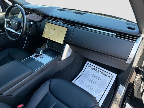 Used 2024 Land Rover Range Rover Autobiography image 14