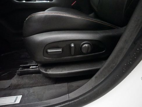 Used 2020 Chevrolet Equinox Premier image 29