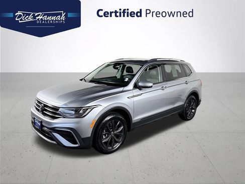 Certified 2024 Volkswagen Tiguan SE w/ Panoramic Sunroof Package AWD/4WD image 1