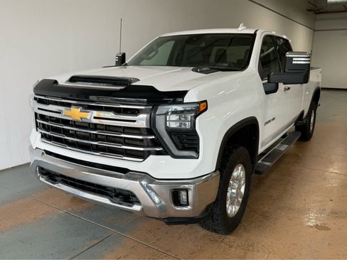 Used 2024 Chevrolet Silverado 2500 LTZ AWD/4WD image 1
