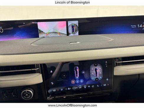 New 2026 Lincoln Navigator Reserve AWD/4WD image 29