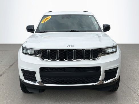 Used 2023 Jeep Grand Cherokee L Laredo RWD image 9