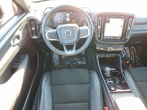 Used 2020 Volvo XC40 T5 R-Design w/ Protection Package Premier image 12