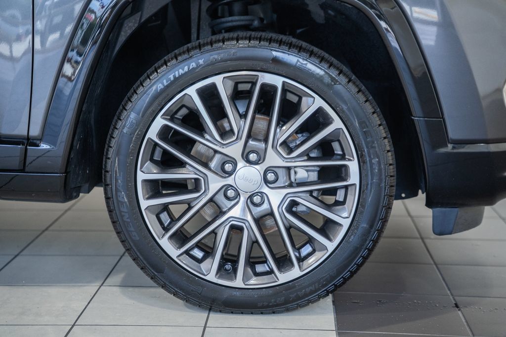 Certified 2022 Jeep Compass Limited w/ Elite Group AWD/4WD image 18