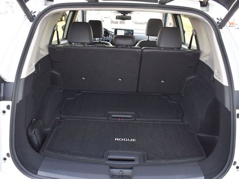 Used 2025 Nissan Rogue Platinum w/ Platinum Premium Package FWD image 57