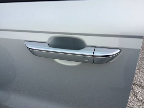 Used 2025 Kia Carnival SX Prestige FWD image 24