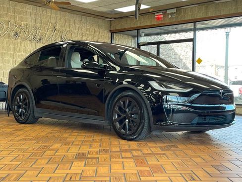 Used 2023 Tesla Model X image 9