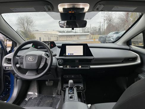 Used 2025 Toyota Prius LE image 27