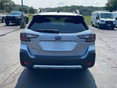 Used 2025 Subaru Outback Limited AWD/4WD image 4