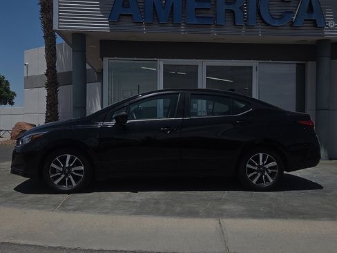 Used 2025 Nissan Versa SV FWD image 3