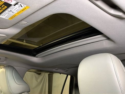 Used 2021 Toyota Highlander Limited image 8