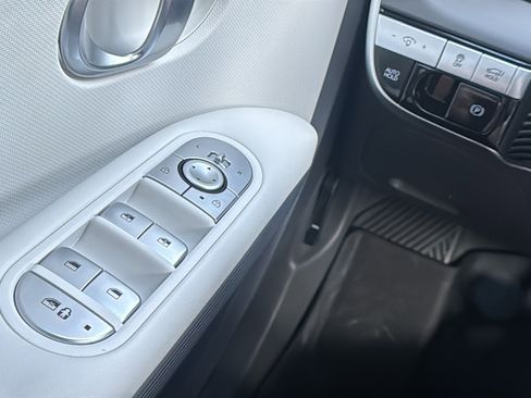 Used 2024 Hyundai Ioniq 5 SEL image 32