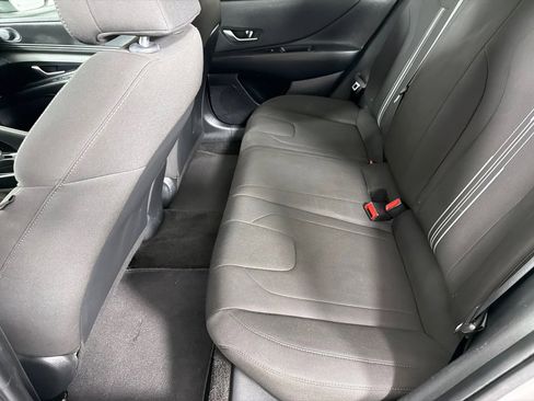 Used 2022 Hyundai Elantra SEL w/ Convenience Package FWD image 17