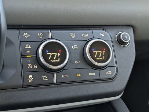 Used 2023 Land Rover Defender 110 S image 19